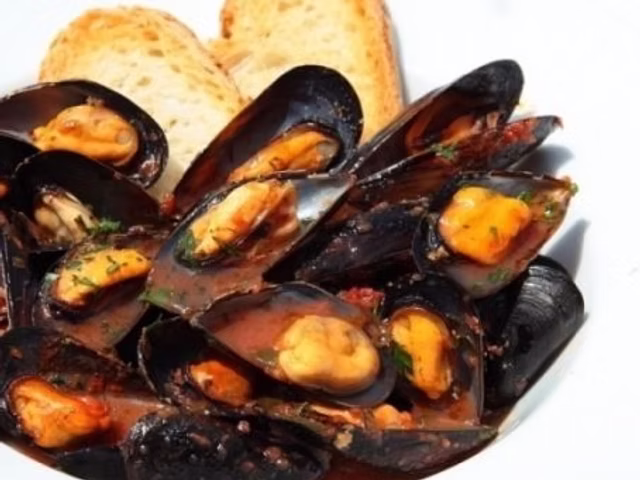 Impepata di cozze o zuppa di cozze