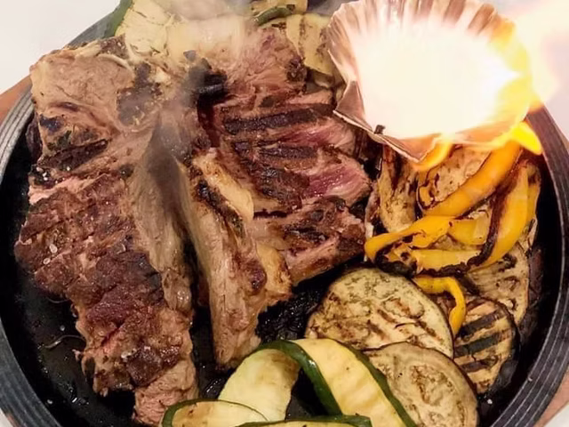Tagliata di costata con patate al forno