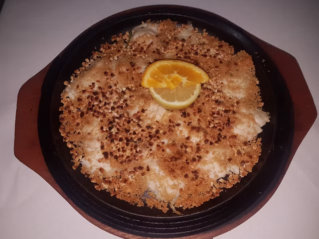Tagliata di orata gratinata con mandorle